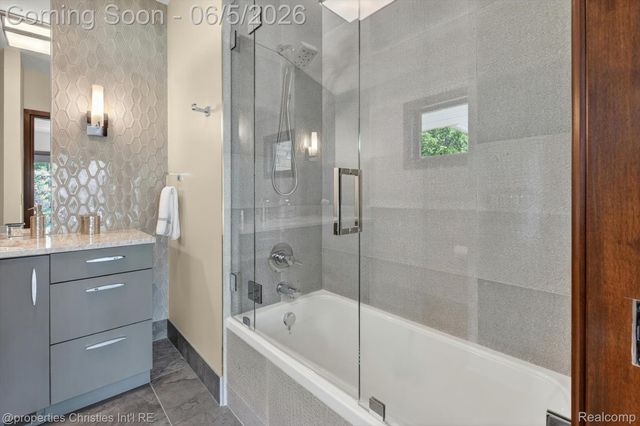 22635 Evergreen Court, Novi, MI 48374