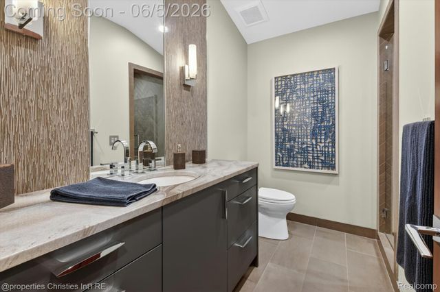 22635 Evergreen Court, Novi, MI 48374