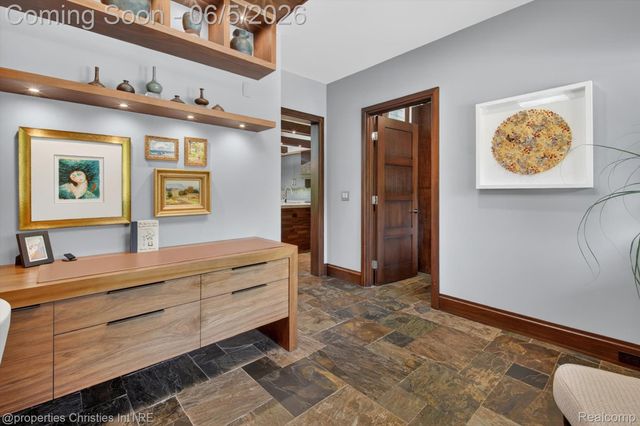 22635 Evergreen Court, Novi, MI 48374