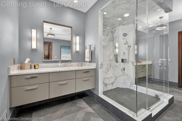 22635 Evergreen Court, Novi, MI 48374