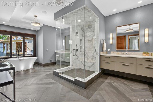 22635 Evergreen Court, Novi, MI 48374