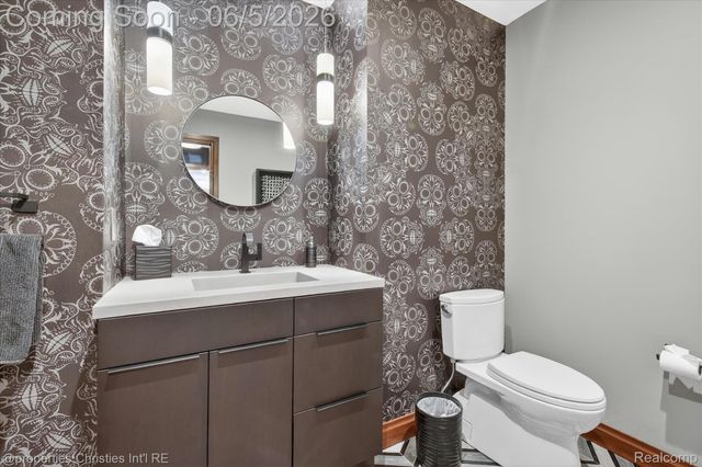 22635 Evergreen Court, Novi, MI 48374