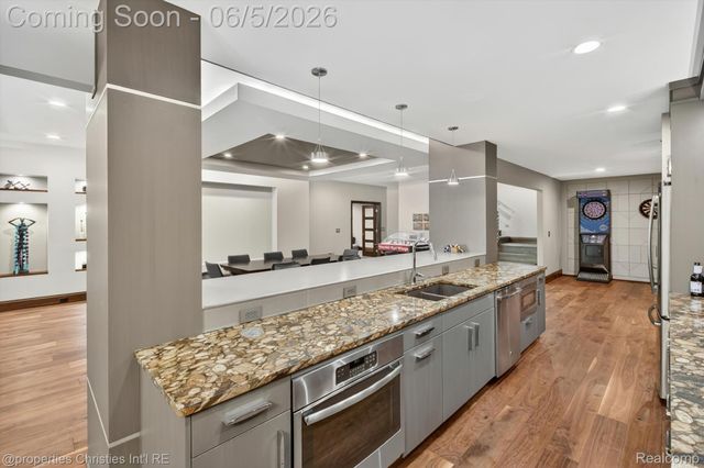 22635 Evergreen Court, Novi, MI 48374