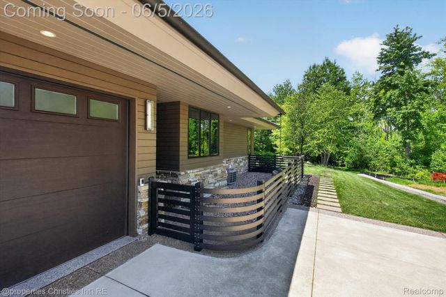 22635 Evergreen Court, Novi, MI 48374