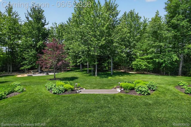 22635 Evergreen Court, Novi, MI 48374