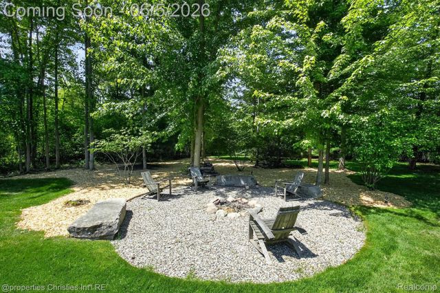 22635 Evergreen Court, Novi, MI 48374