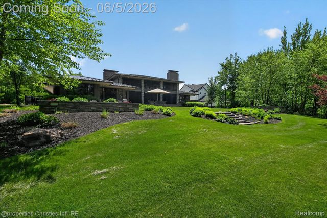 22635 Evergreen Court, Novi, MI 48374
