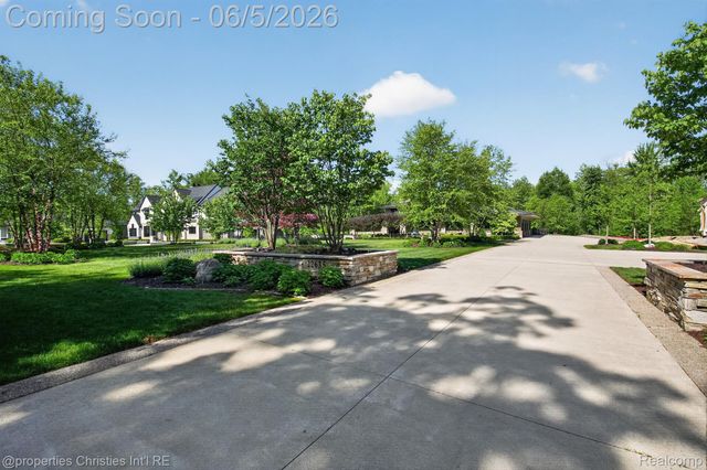 22635 Evergreen Court, Novi, MI 48374