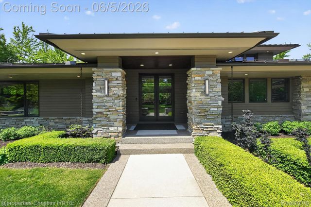 22635 Evergreen Court, Novi, MI 48374