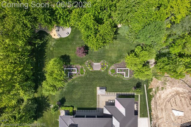 22635 Evergreen Court, Novi, MI 48374