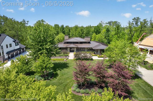 22635 Evergreen Court, Novi, MI 48374