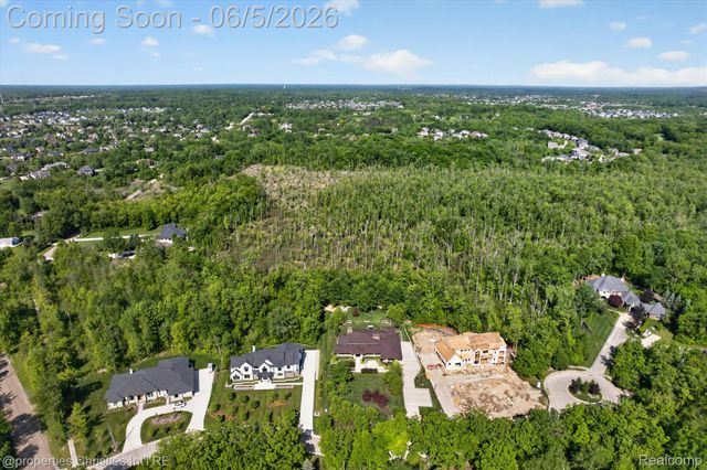 22635 Evergreen Court, Novi, MI 48374