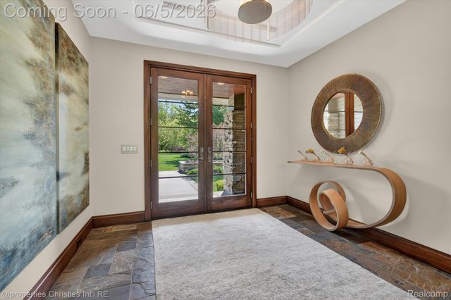 22635 Evergreen Court, Novi, MI 48374