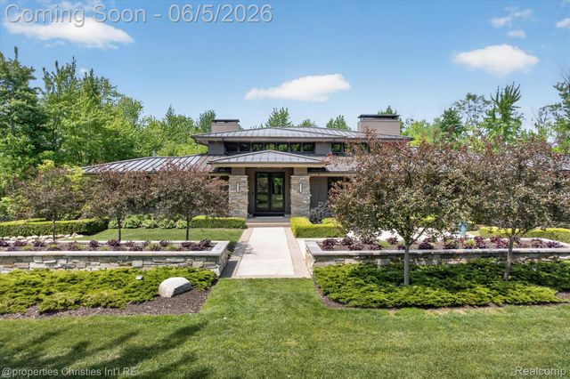 22635 Evergreen Court, Novi, MI 48374