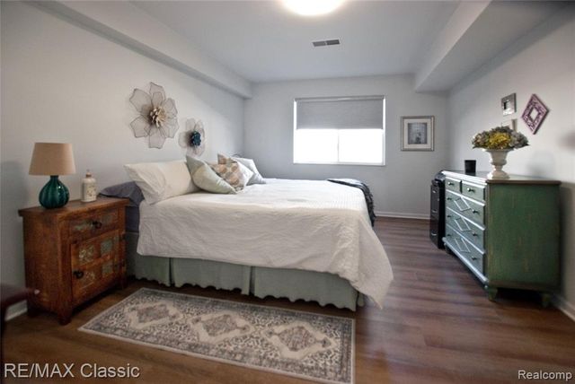 1155 S Lake Drive 57, Novi, MI 48377