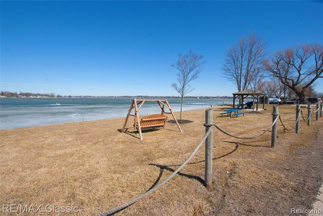 1155 S Lake Drive 57, Novi, MI 48377