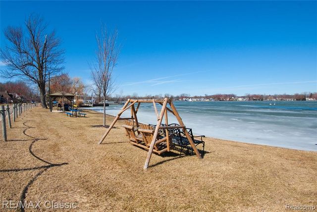 1155 S Lake Drive 57, Novi, MI 48377