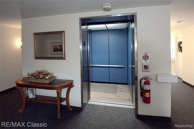 1155 S Lake Drive 57, Novi, MI 48377