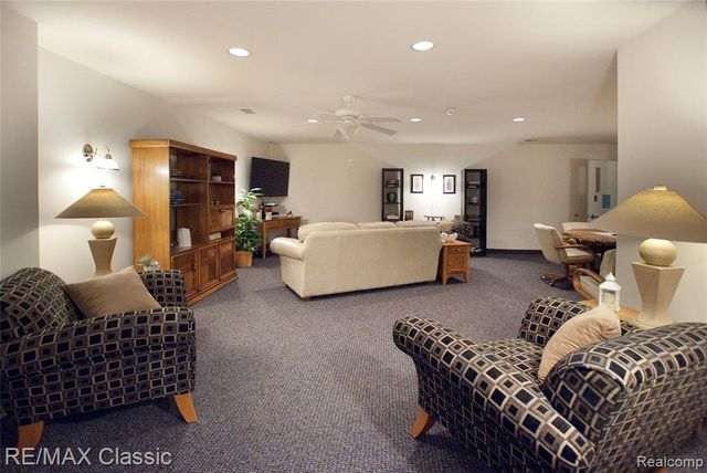 1155 S Lake Drive 57, Novi, MI 48377