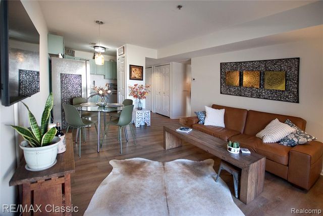 1155 S Lake Drive 57, Novi, MI 48377