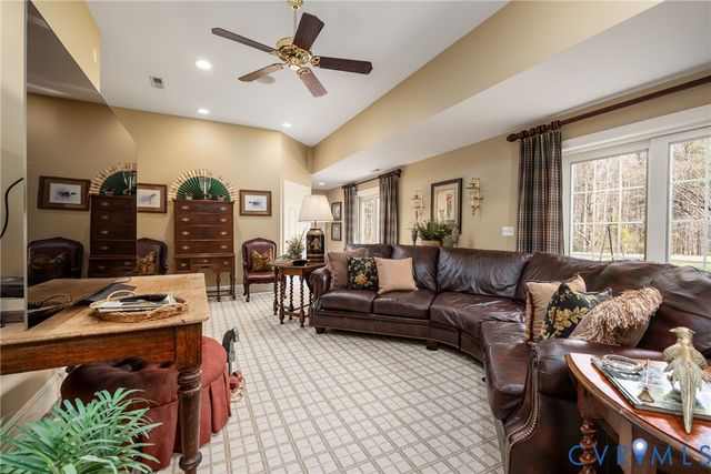 16484 W Crescent Ln, Montpelier, VA 23192