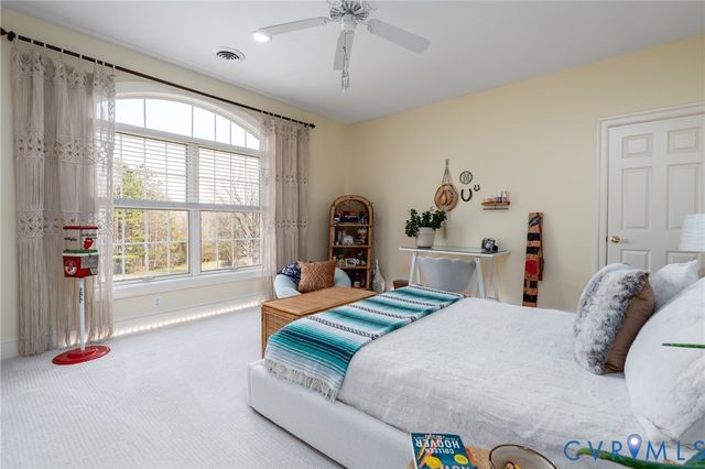 16484 W Crescent Ln, Montpelier, VA 23192