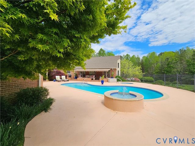 16484 W Crescent Ln, Montpelier, VA 23192