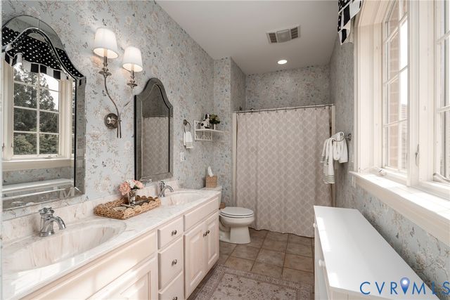 16484 W Crescent Ln, Montpelier, VA 23192