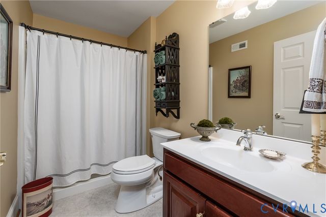 16484 W Crescent Ln, Montpelier, VA 23192