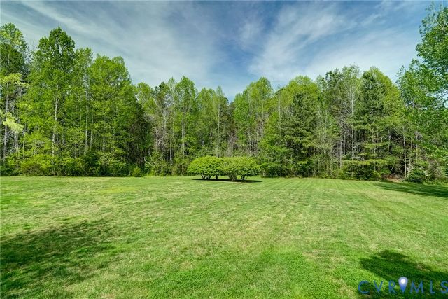 16484 W Crescent Ln, Montpelier, VA 23192