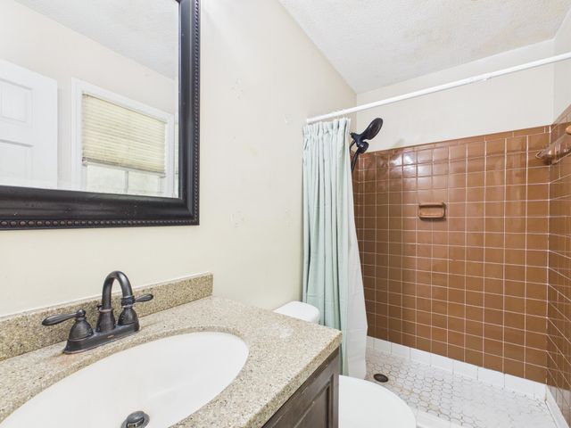 102 Candlewood Court, Summerville, SC 29485