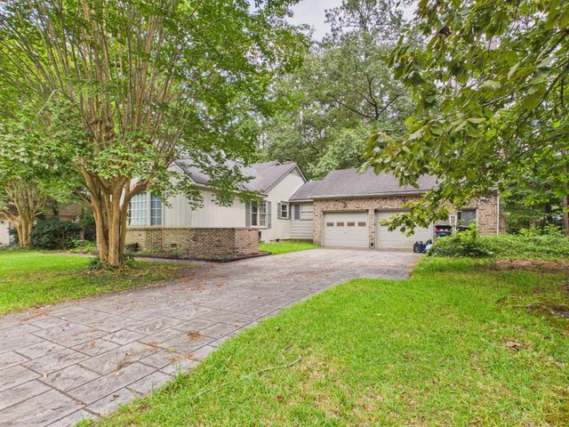 102 Candlewood Court, Summerville, SC 29485