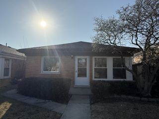 7504 LATROBE Avenue, Burbank, IL 60459