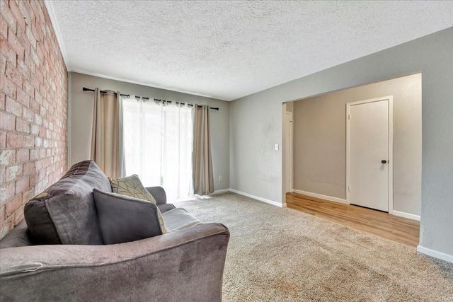 3910 Laura Leigh Drive, Friendswood, TX 77546