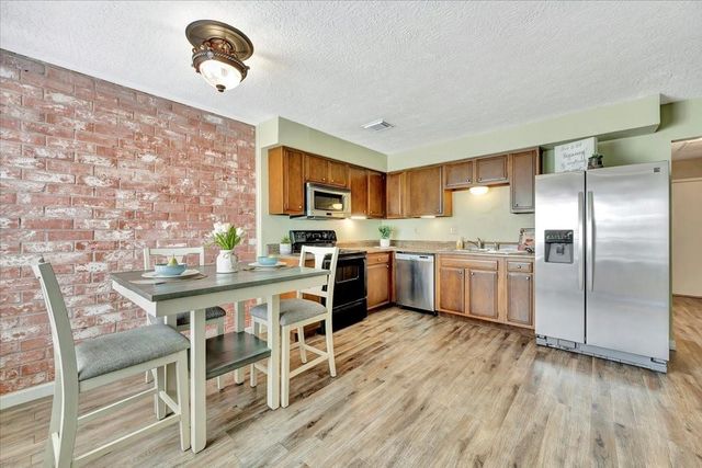 3910 Laura Leigh Drive, Friendswood, TX 77546
