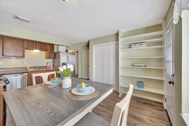 3910 Laura Leigh Drive, Friendswood, TX 77546