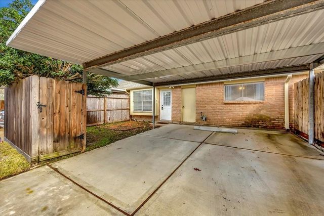 3910 Laura Leigh Drive, Friendswood, TX 77546