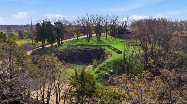 2 Westwind Drive, Sand Springs, OK 74063