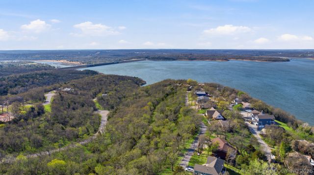 2 Westwind Drive, Sand Springs, OK 74063