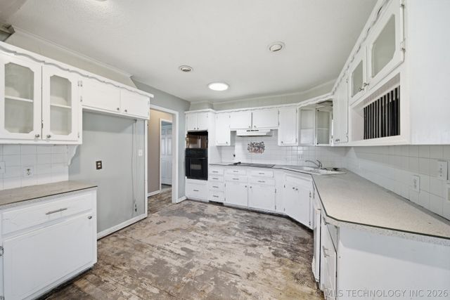 2 Westwind Drive, Sand Springs, OK 74063