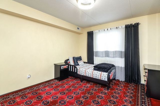 475 N Cass Avenue 202, Westmont, IL 60559