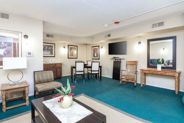 475 N Cass Avenue 202, Westmont, IL 60559