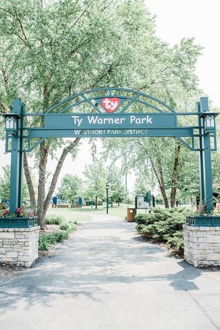475 N Cass Avenue 202, Westmont, IL 60559