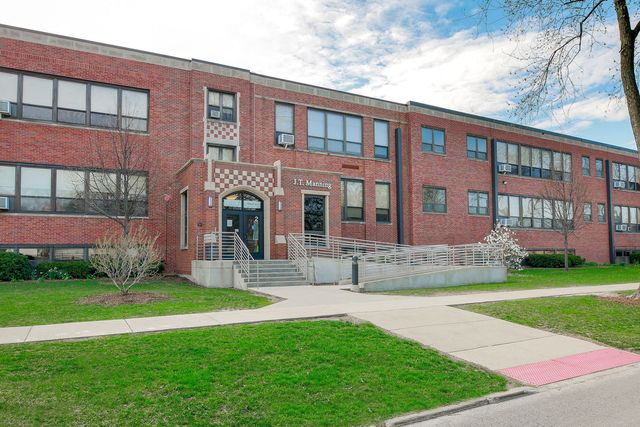 475 N Cass Avenue 202, Westmont, IL 60559