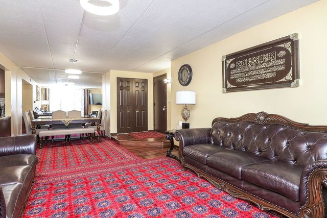 475 N Cass Avenue 202, Westmont, IL 60559