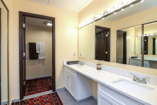475 N Cass Avenue 202, Westmont, IL 60559