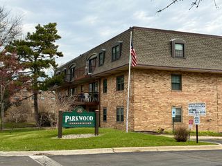 475 N Cass Avenue 202, Westmont, IL 60559