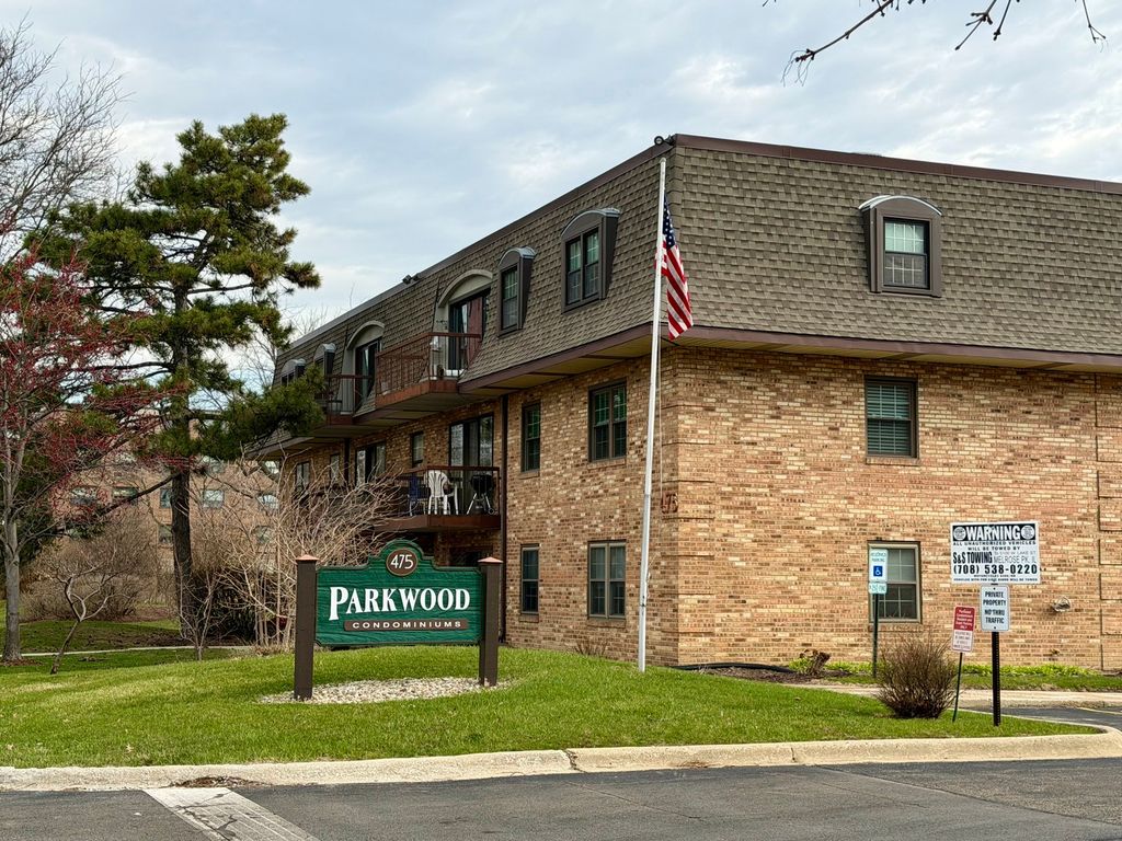 475 N Cass Avenue 202, Westmont, IL 60559