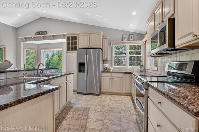 59360 Foxpointe Lane, Lyon Charter Township, MI 48178