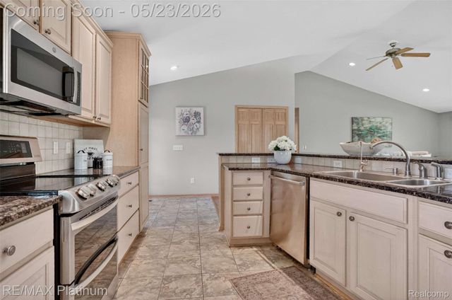 59360 Foxpointe Lane, Lyon Charter Township, MI 48178